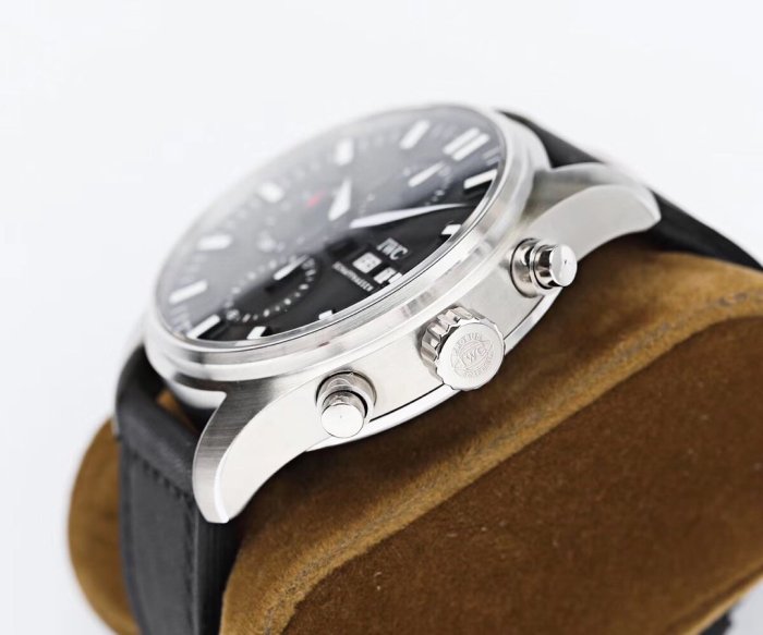 人気高級IWC パイロットウォッチ コピーシリーズ メンズ 自動巻き2色