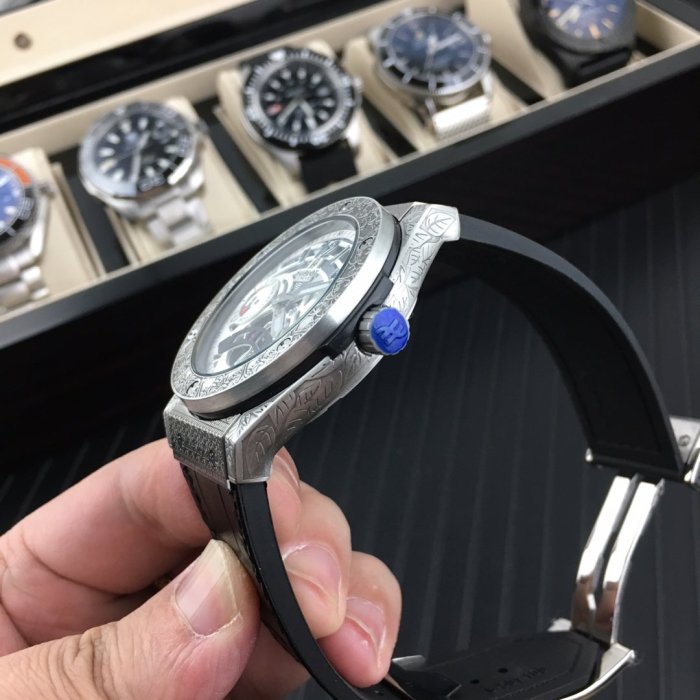 人気売れ筋ウブロ コピー メンズ 自動巻き 2色