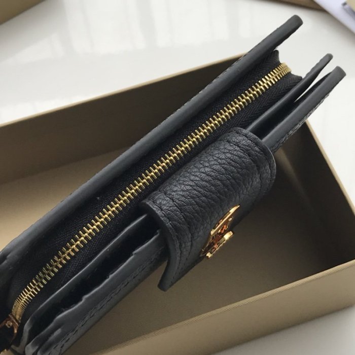 2019人気新作バーバリー(BURBERRY)☆レディース 財布コピー ☆どんなアイテムとも相性がいい！絶賛発売中！！