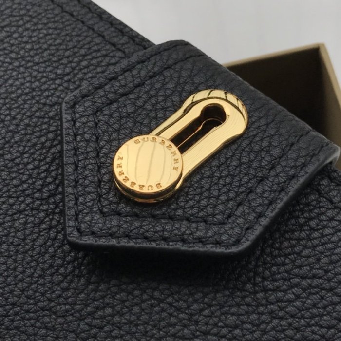 2019人気新作バーバリー(BURBERRY)☆レディース 財布コピー ☆どんなアイテムとも相性がいい！絶賛発売中！！