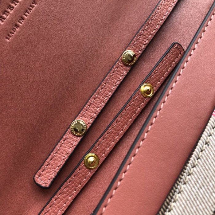 2019秋冬高品質バーバリー(BURBERRY)☆レディース 長財布コピー ☆気持ちの良い触り心地♪相性抜群！