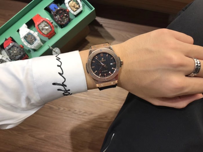 人気売れ筋ウブロ コピー メンズ 自動巻き 3色