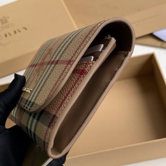 2019人気新作バーバリー(BURBERRY)☆レディース 長財布コピー ☆どんなアイテムとも相性がいい！絶賛発売中！！