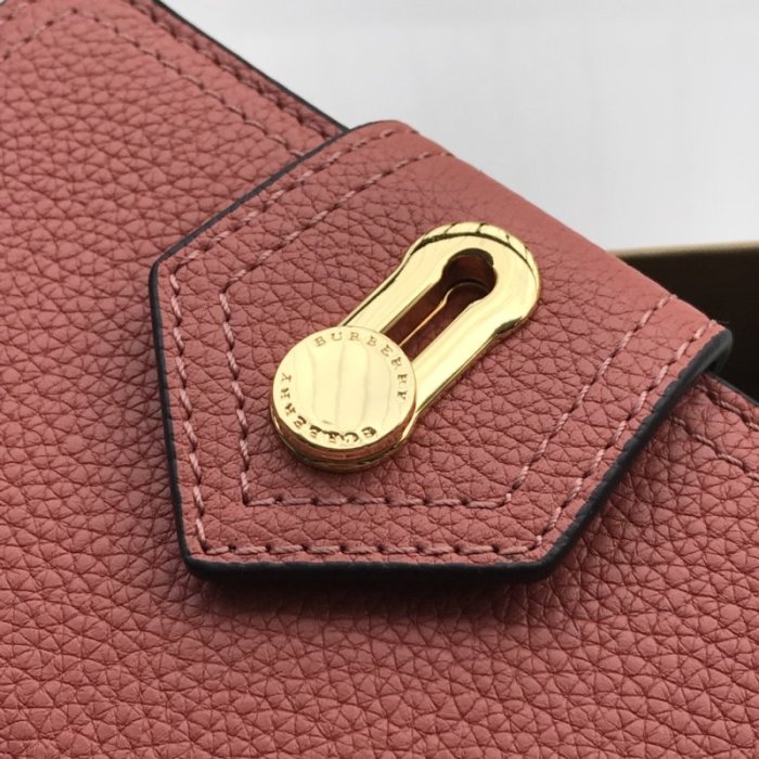 2019人気新作バーバリー(BURBERRY)☆レディース 財布コピー ☆どんなアイテムとも相性がいい！絶賛発売中！！