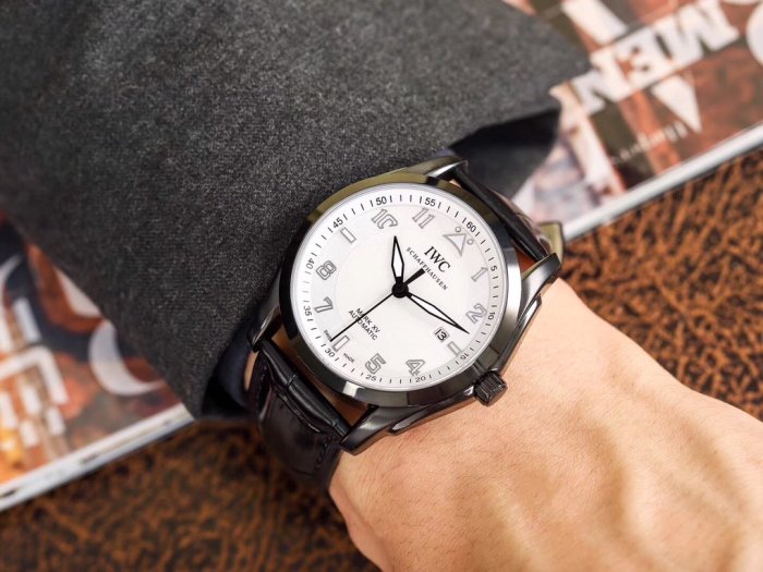 大人気新作IWC エンジニア コピーシリーズ メンズ 自動巻き3色