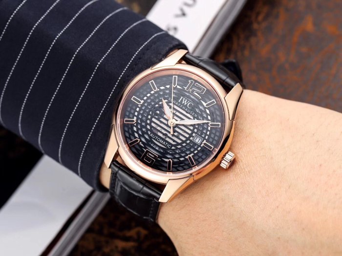 注目度NO.1IWC エンジニア コピーシリーズ メンズ 自動巻き4色