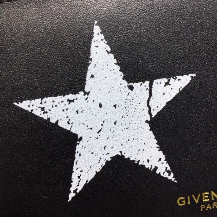 2019大人気爆発ジバンシー(GIVENCHY)☆メンズ 財布コピー ☆人気商品今流行り欠かせない存在☆★ 