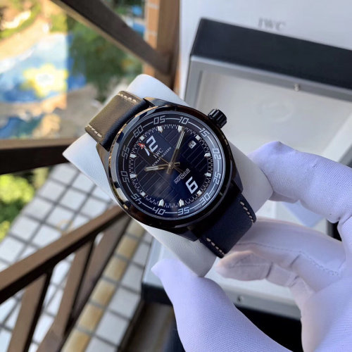 大人気新作IWC エンジニア コピーシリーズ メンズ 自動巻き4色