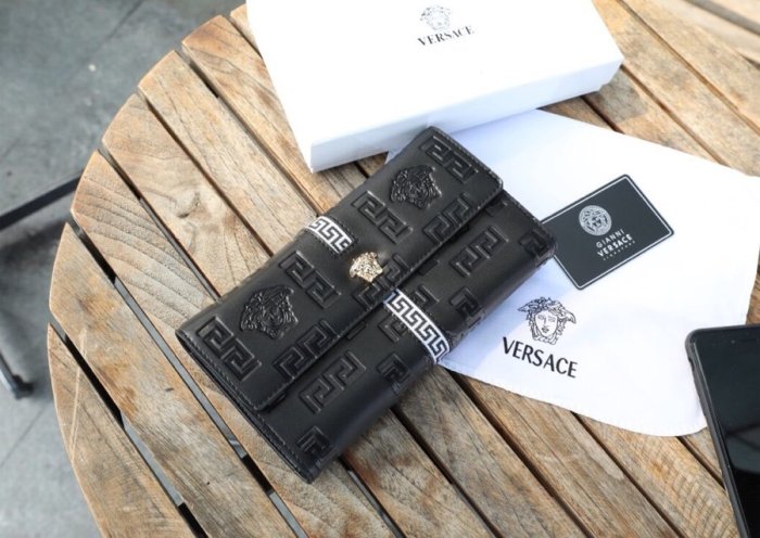 2019秋冬新作☆超売れ筋ヴェルサーチェ(VERSACE)☆メンズ 長財布コピー ☆特別価格にて販売!!今一番流行っている人気アイテム!!