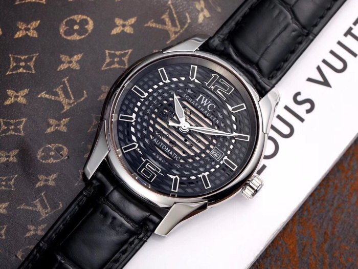 注目度NO.1IWC エンジニア コピーシリーズ メンズ 自動巻き4色