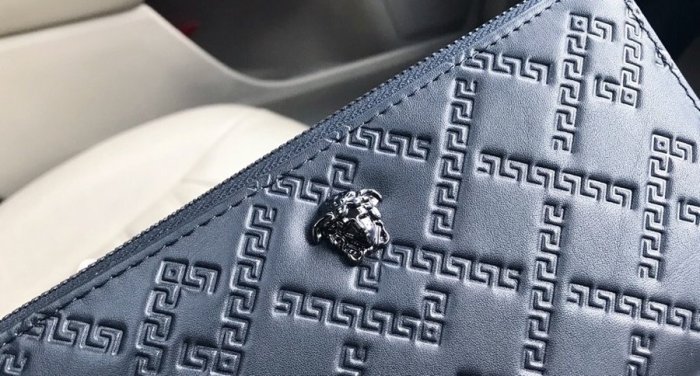 2019秋冬新作☆超売れ筋ヴェルサーチェ(VERSACE)☆メンズ 長財布コピー ☆特別価格にて販売!!今一番流行っている人気アイテム!!