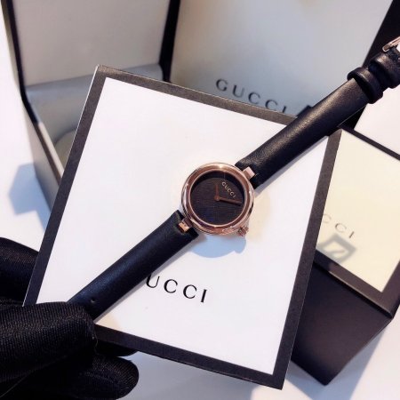 定番人気新品グッチ 時計 コピー レディース クオーツ