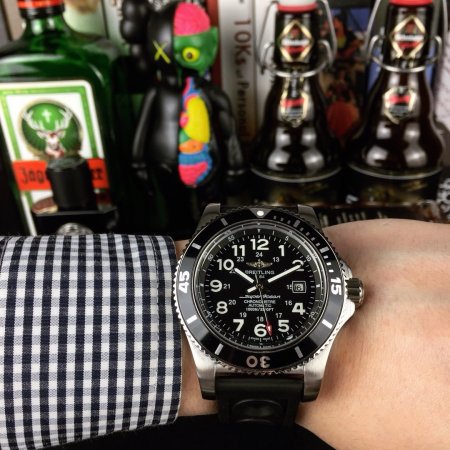 定番人気新品ブライトリング 時計 コピー メンズ 自動巻き2色