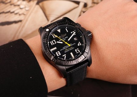  高品質ブライトリング 時計 スーパーコピー メンズ 自動巻き 4色