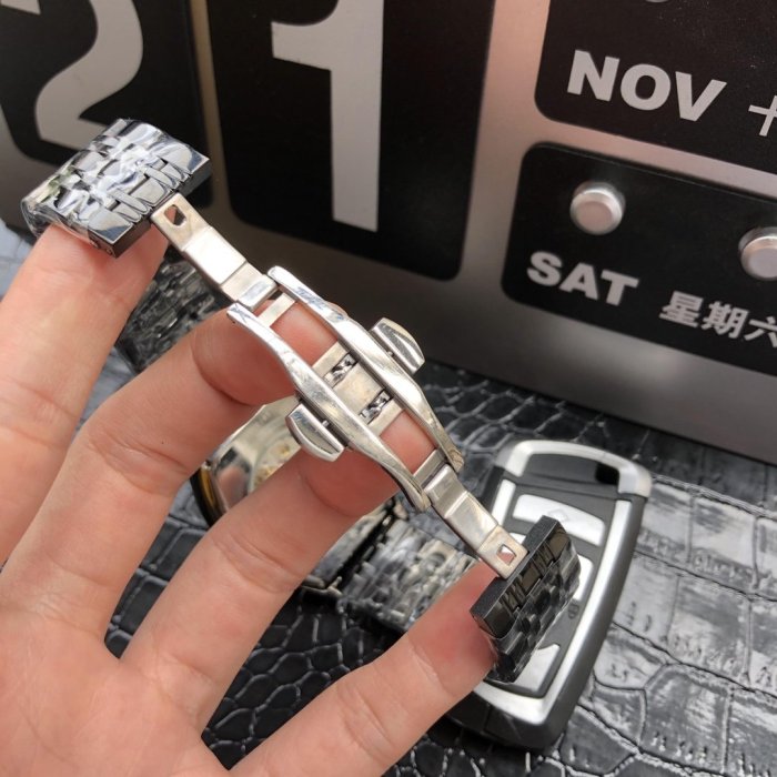 定番人気新品ヴァシュロンコンスタンタン 時計 コピー メンズ 自動巻き 3色