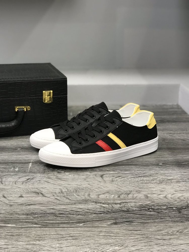 円 プラダ靴コピー 定番人気新品 Prada メンズ カジュアル靴 M Creditshop Jp
