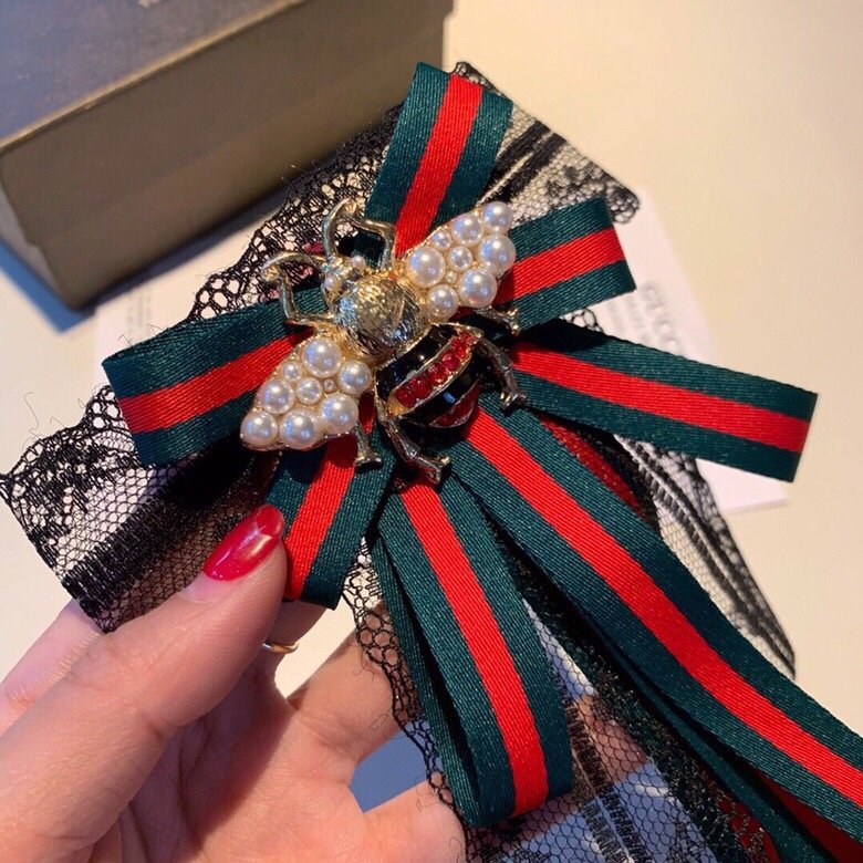 円 グッチコピーブローチ 定番人気新品 Gucci レディース ブローチ M Creditshop Jp