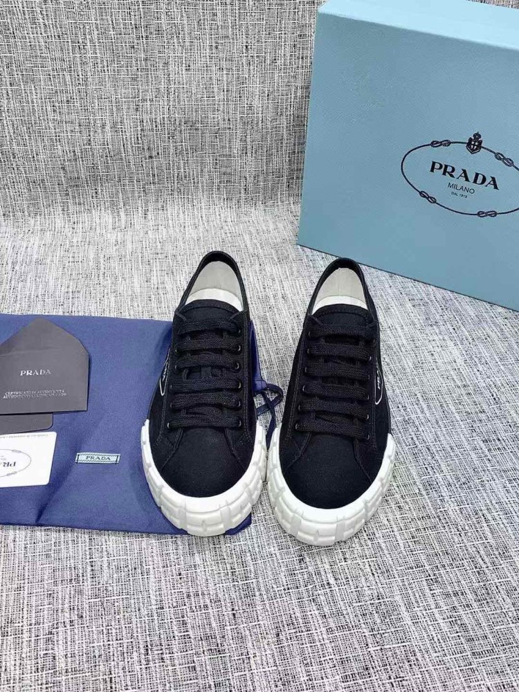 円 100 プラダ靴コピー 定番人気新品 Prada レディース カジュアルシューズ M Creditshop Jp