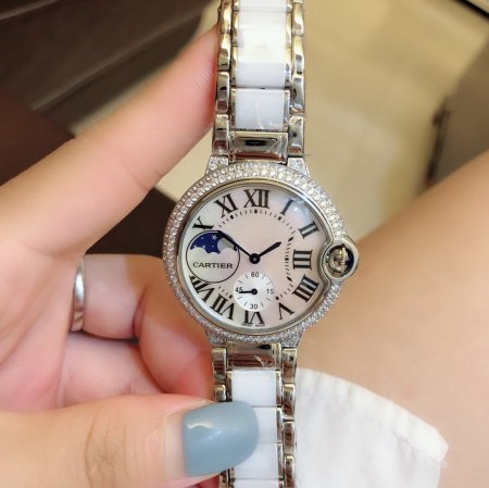 大人気新作カルティエ バロンブルー コピーシリーズ レディース クオーツ