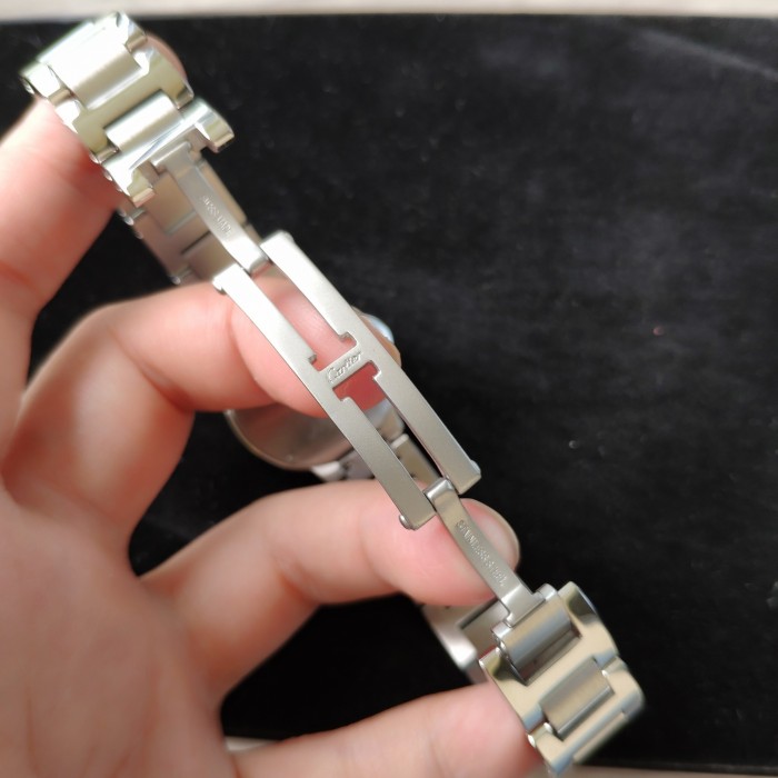 定番人気カルティエ バロンブルー コピーシリーズ レディース クオーツ