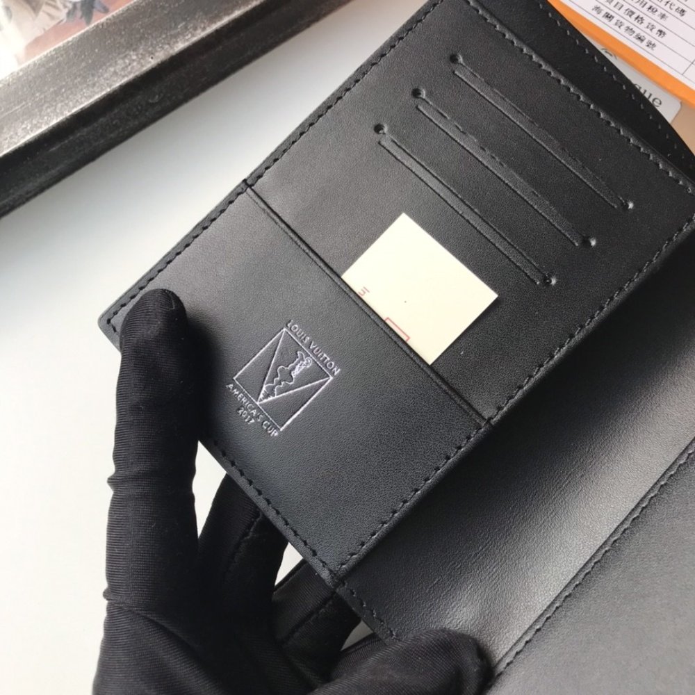 円 8800 ルイヴィトン財布コピー 定番人気2020新品 Louis Vuitton メンズ 財布 M Creditshop Jp