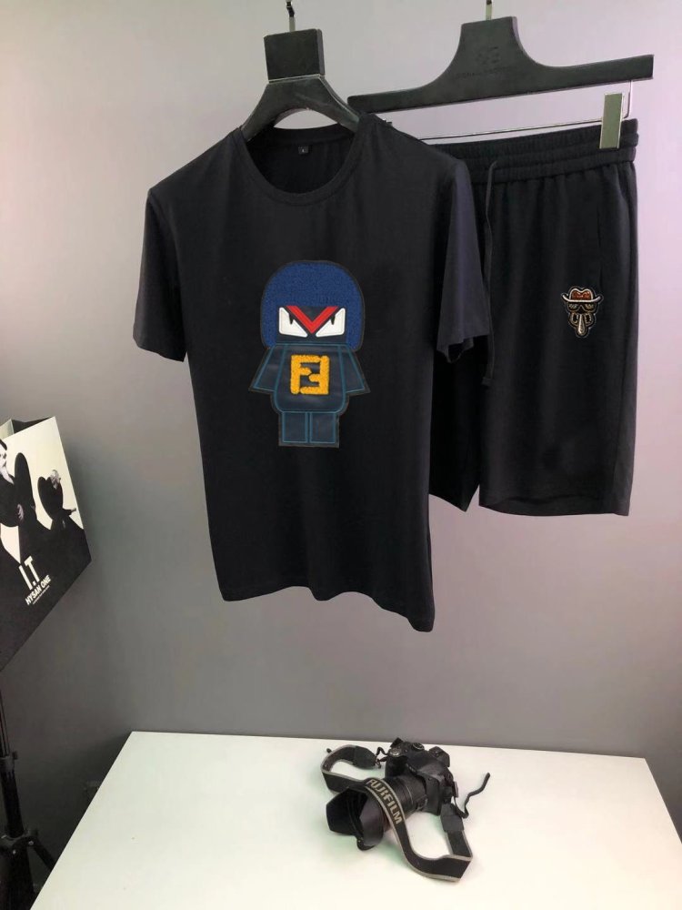 円 フェンディ服コピー 新品注目度no 1 Fendi メンズ セットアップ 2色 M Creditshop Jp