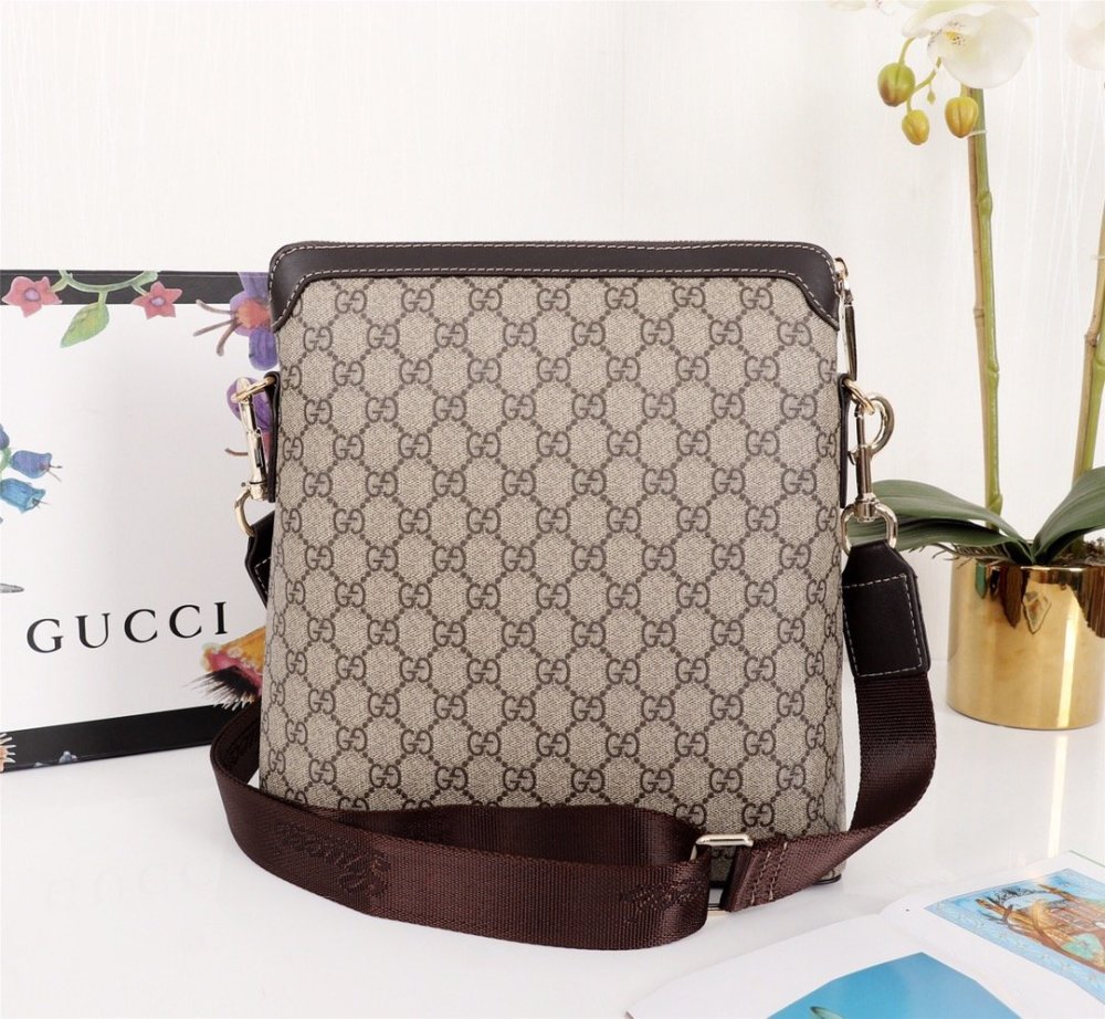 円 グッチバッグコピー 定番人気新品 Gucci メンズ ショルダーバッグ M Creditshop Jp