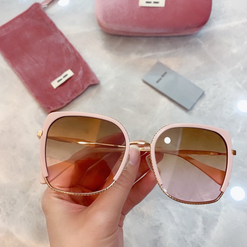 円 ミュウミュウニサングラスコピー 定番人気新品 Miumiu レディース サングラス 6色 M Creditshop Jp