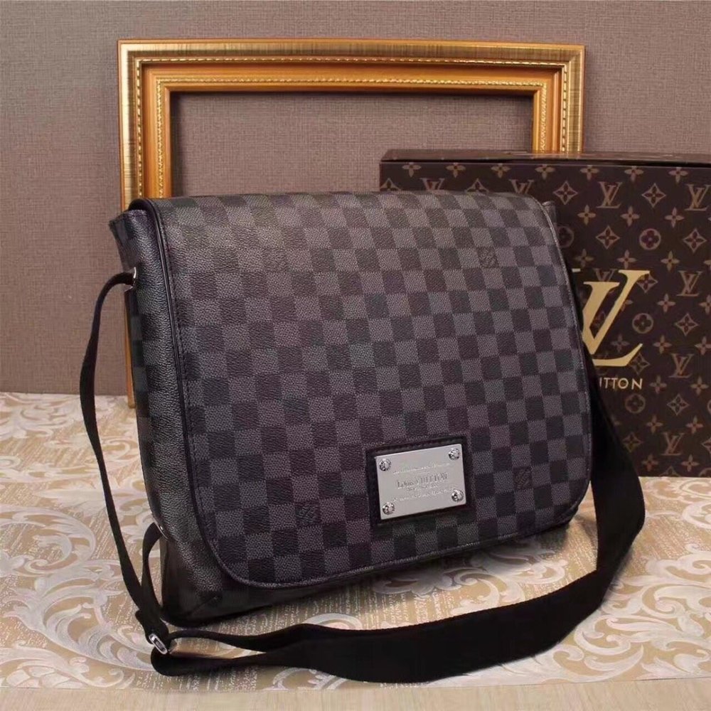 円 ルイヴィトンバッグコピー 定番人気新品 Louis Vuitton メンズ ショルダーバッグ M Creditshop Jp