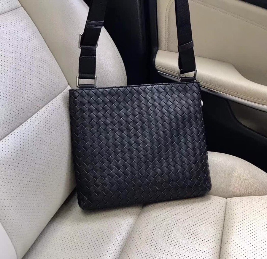 円 100 ボッテガヴェネタバッグコピー 定番人気新品 Bottega Veneta メンズ ショルダーバッグ M Creditshop Jp