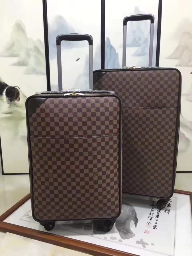 ルイヴィトンバッグコピー 2020新品注目度NO.1 Louis Vuitton  男女兼用 スーツケース