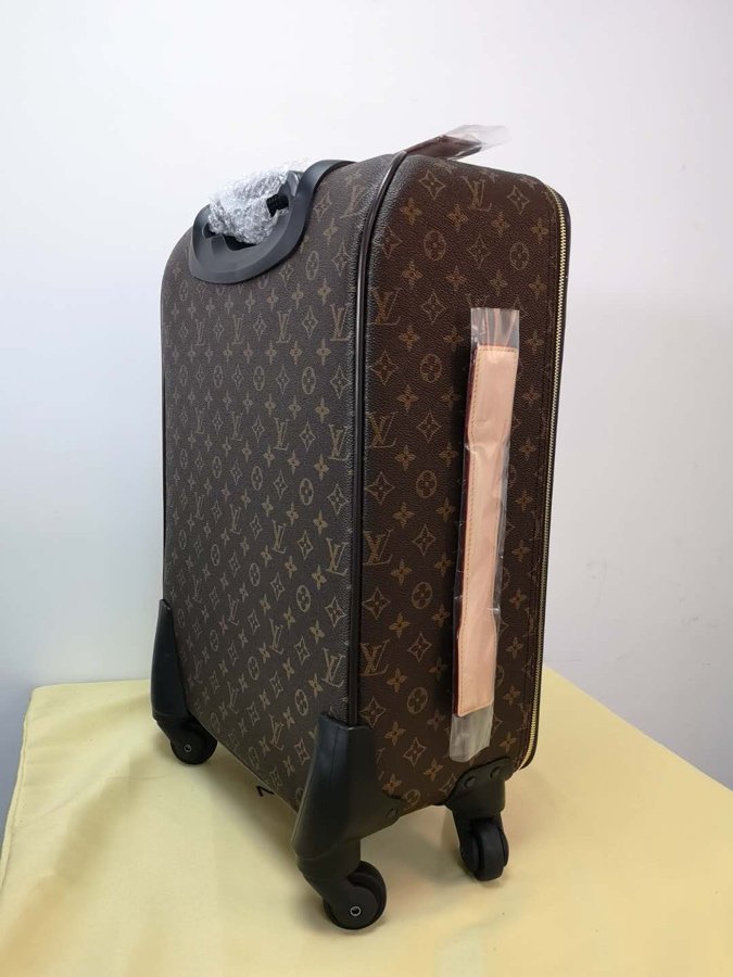 ルイヴィトンバッグコピー 定番人気2020新品 Louis Vuitton  男女兼用 スーツケース