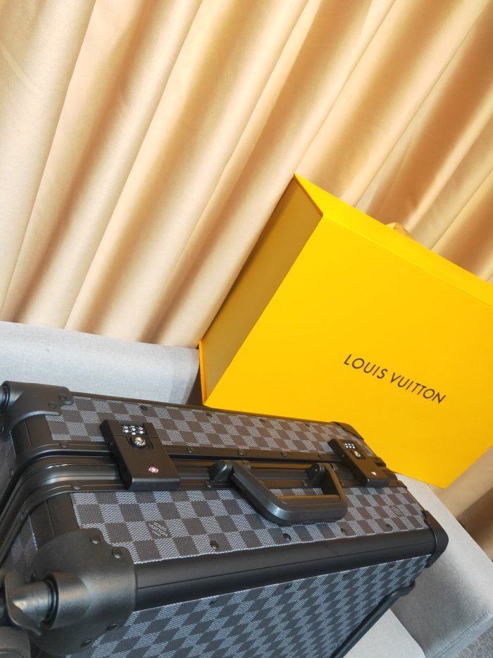 ルイヴィトンバッグコピー 2020新品注目度NO.1 Louis Vuitton 男女兼用 スーツケース