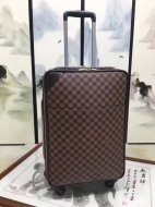 ルイヴィトンバッグコピー 2020新品注目度NO.1 Louis Vuitton  男女兼用 スーツケース