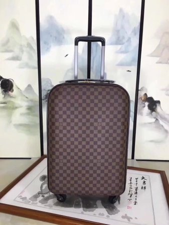 ルイヴィトンバッグコピー 定番人気2020新品 Louis Vuitton  男女兼用 スーツケース