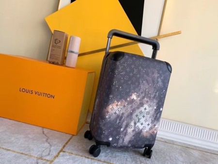 ルイヴィトンバッグコピー 2020新品注目度NO.1 Louis Vuitton 男女兼用 スーツケース