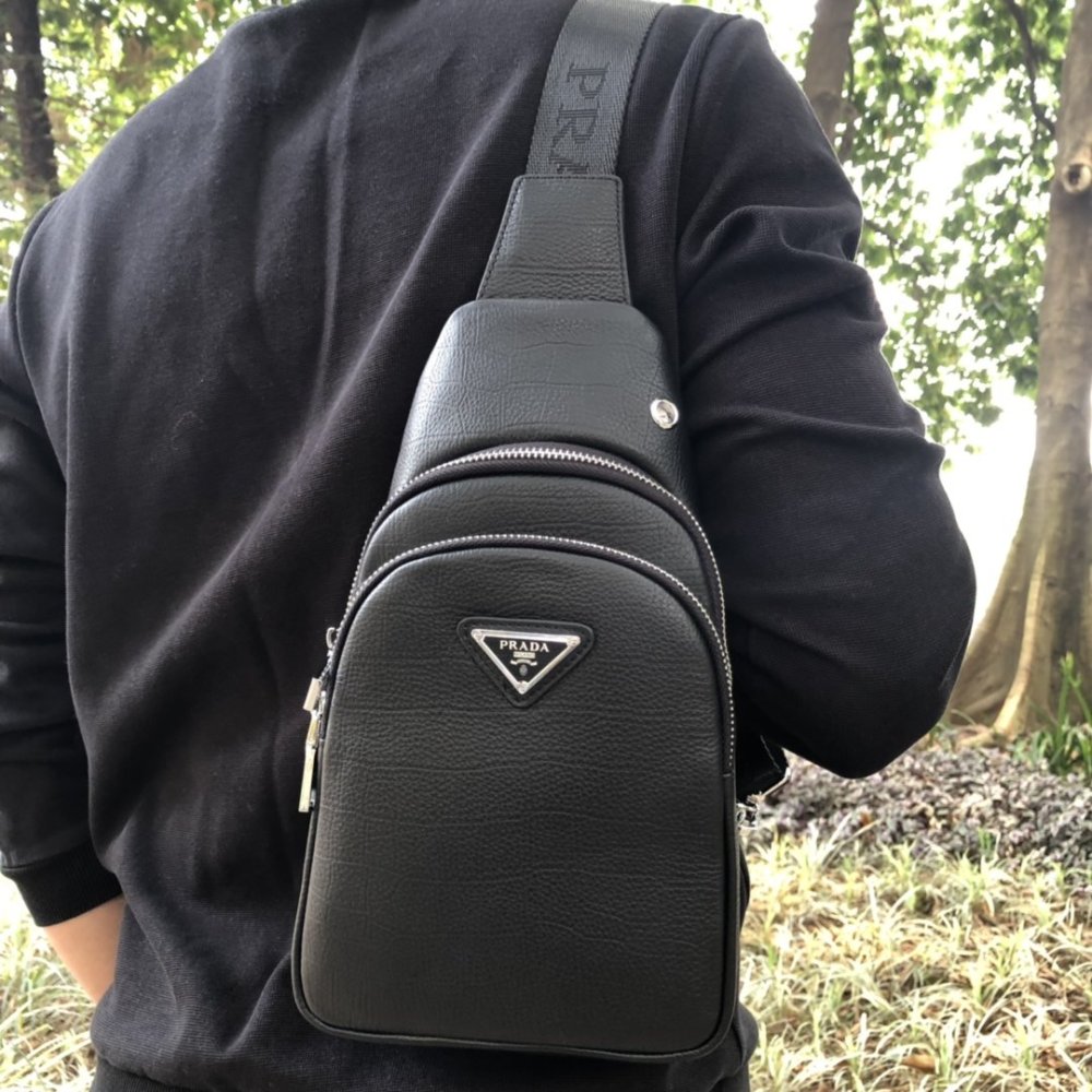 円 プラダバッグコピー 大人気21新品 Prada メンズ ボディバッグ M Creditshop Jp