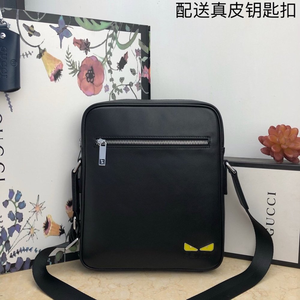円 100 フェンディバッグコピー 定番人気21新品 Fendi メンズ ショルダーバッグ M Creditshop Jp