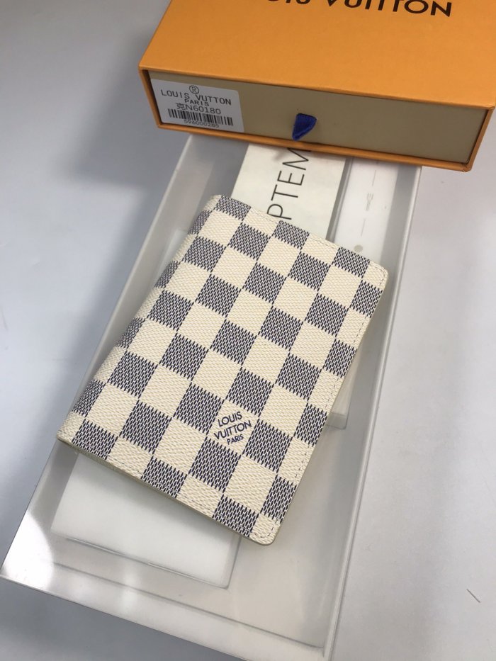 人気急上昇 ルイヴィトン メンズ 折り財布 コピー