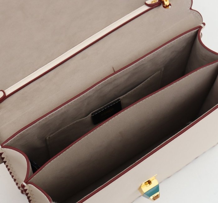 フェンディバッグコピー 定番人気2021新品 FENDI レディース ハンドバッグ