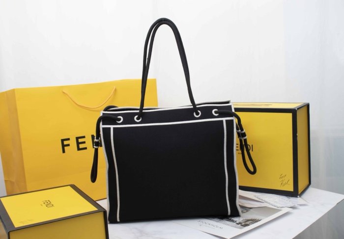 フェンディバッグコピー 定番人気2021新品 FENDI レディース トートバッグ