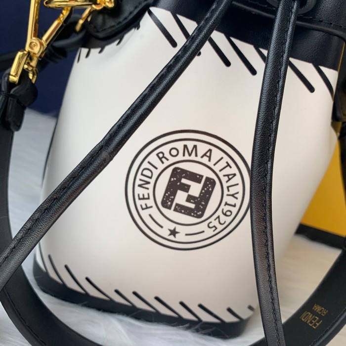 フェンディバッグコピー 定番人気2021新品 FENDI レディース バケツバッグ
