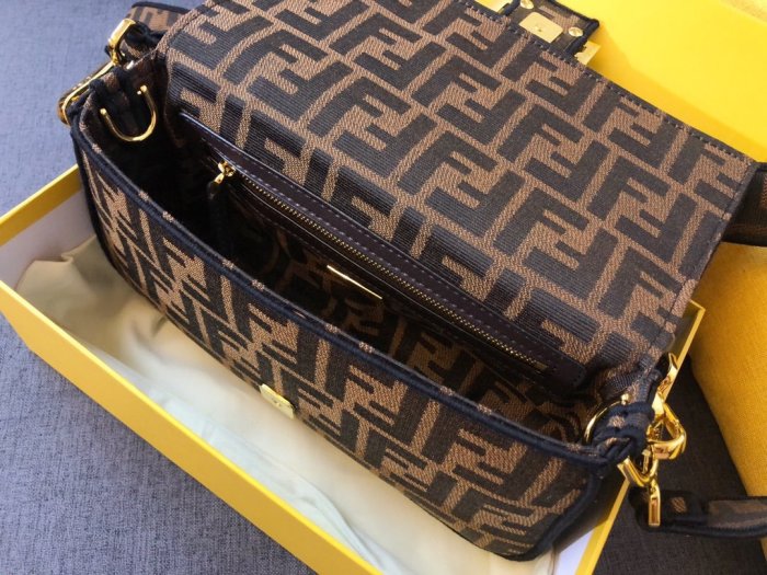 フェンディバッグコピー 定番人気2021新品 FENDI レディース ショルダーバッグ