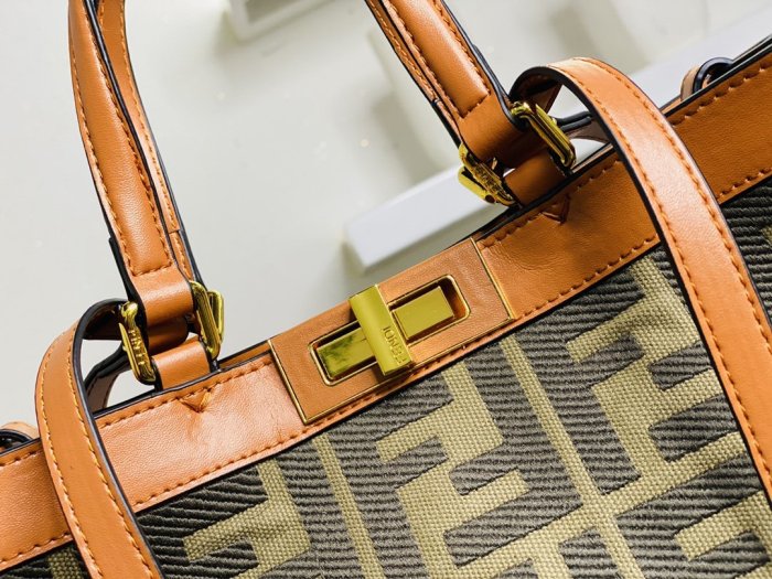 フェンディバッグコピー 2021新品注目度NO.1 FENDI レディース トートバッグ