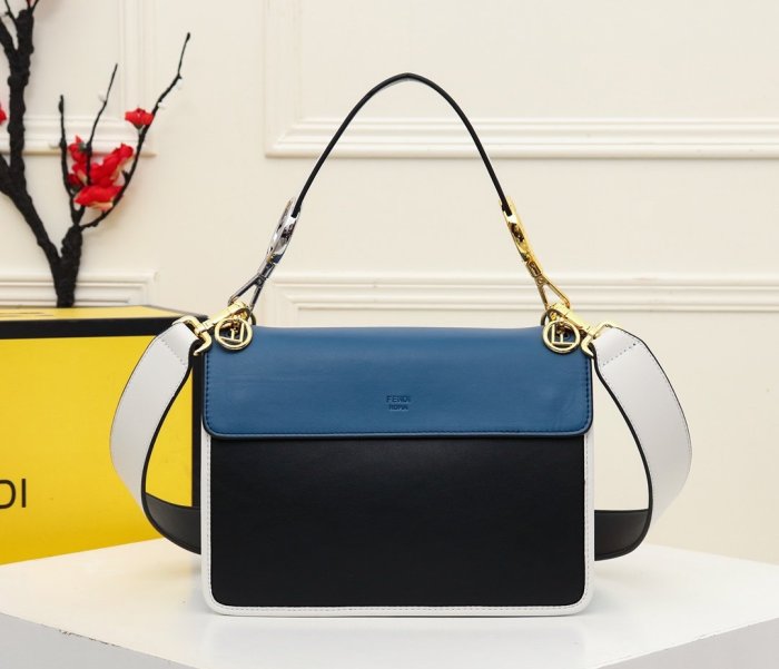 フェンディバッグコピー 2021新品注目度NO.1 FENDI レディース ハンドバッグ