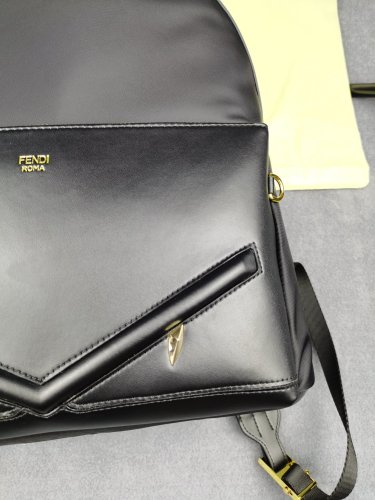 フェンディバッグコピー 定番人気2021新品 FENDI 男女兼用 バックパック