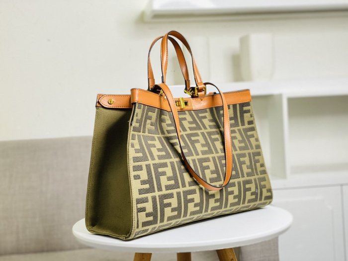 フェンディバッグコピー 2021新品注目度NO.1 FENDI レディース トートバッグ