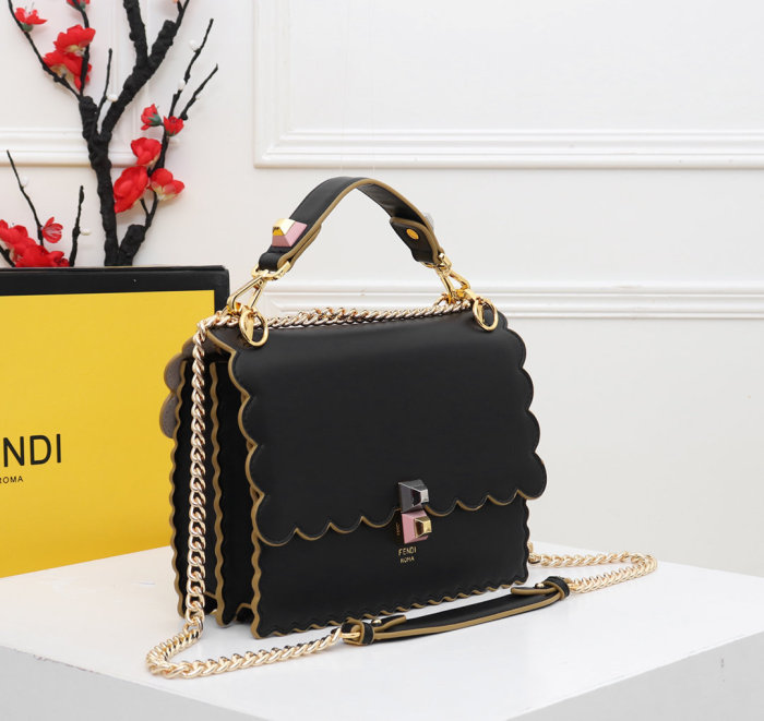 フェンディバッグコピー 2021新品注目度NO.1 FENDI レディース ハンドバッグ