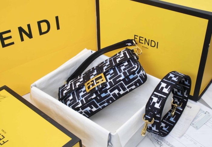 フェンディバッグコピー 定番人気2021新品 FENDI レディース ハンドバッグ