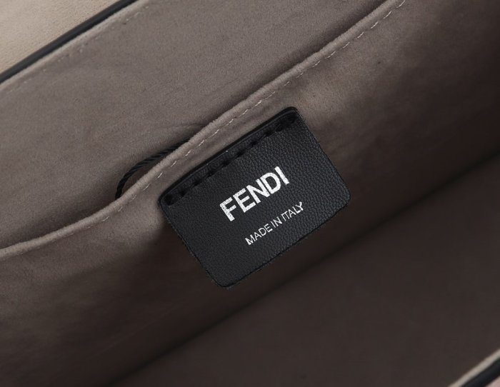 フェンディバッグコピー 大人気2021新品 FENDI レディース ハンドバッグ